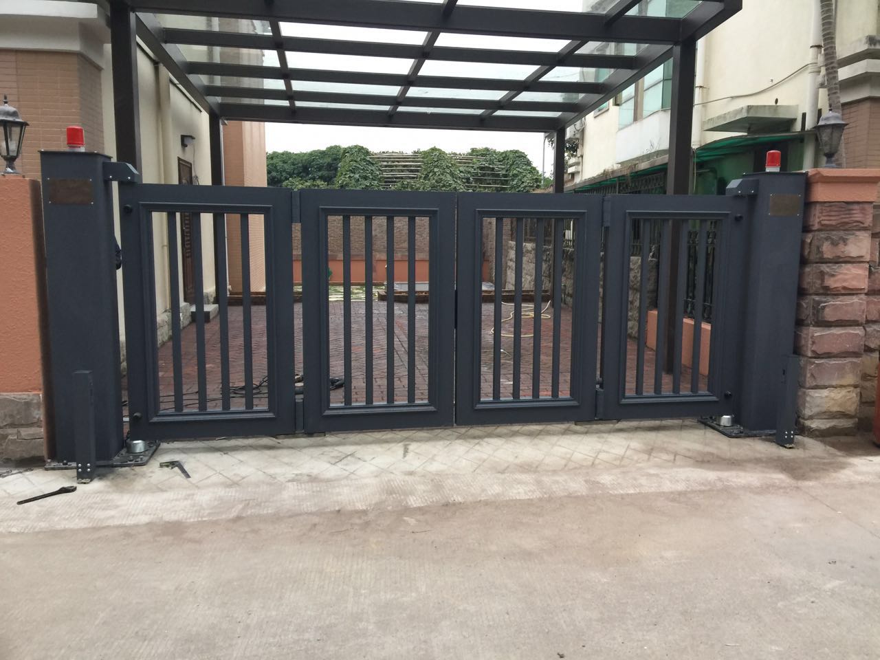 长沙天心区长沙天心区德阳市悬浮折叠门